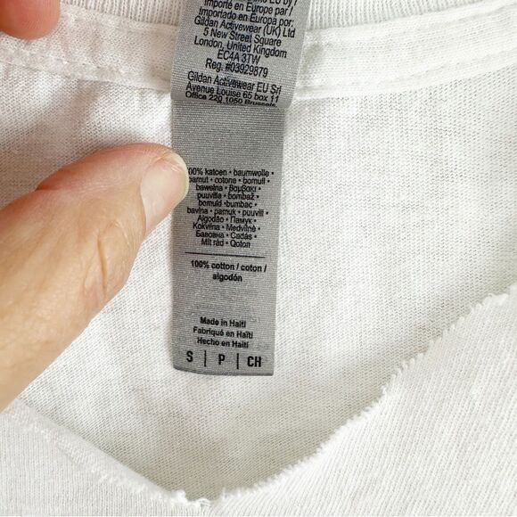 Taylor Swift Album Cover‎ White T-Shirt w/Cut-Out Neck Sz S - Picture 7 of 9